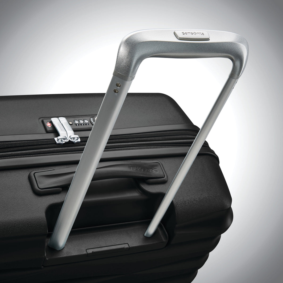 Samsonite Voltage DLX Spinner Large in the color Black.