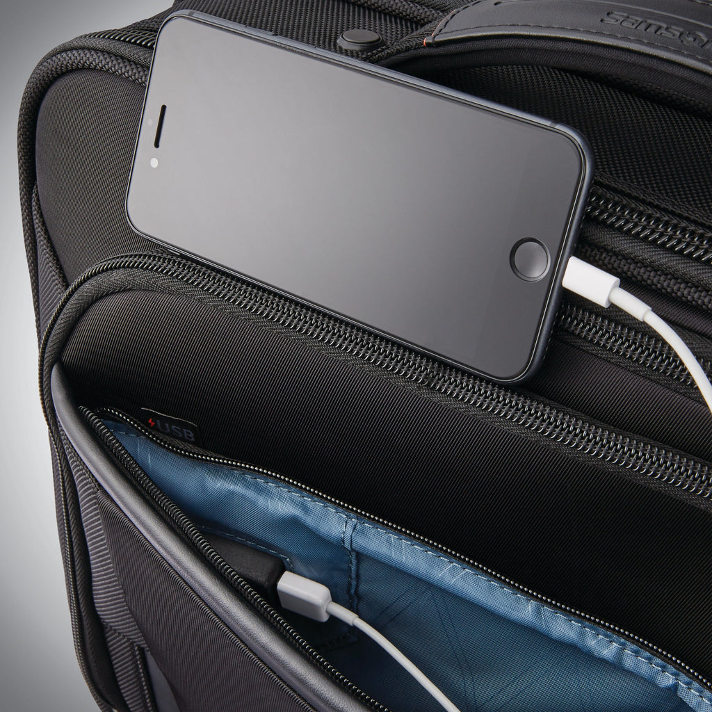 Samsonite Pro Vertical Spinner Mobile Office in the color Black.