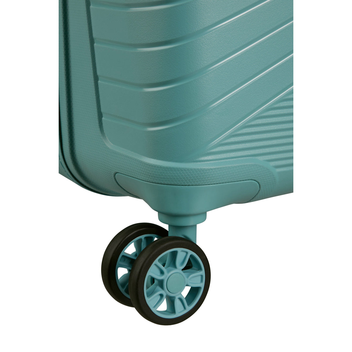 American Tourister Airconic 3 Piece Set in the color Dusty Turquoise.