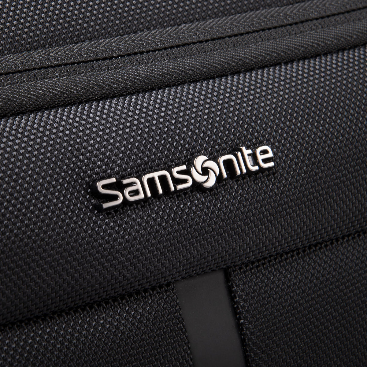 Samsonite Xenon 4.0 Crossbody in the color Black.