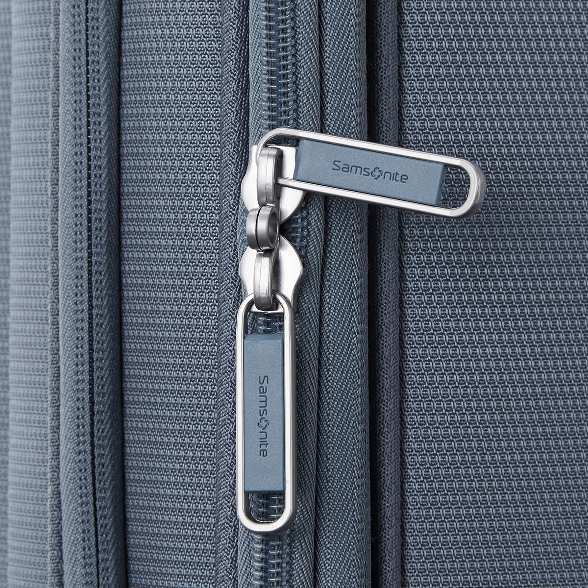 Samsonite Uplift Softside Spinner 3 Piece Set (CO/M/L) in the color Elemental Blue.