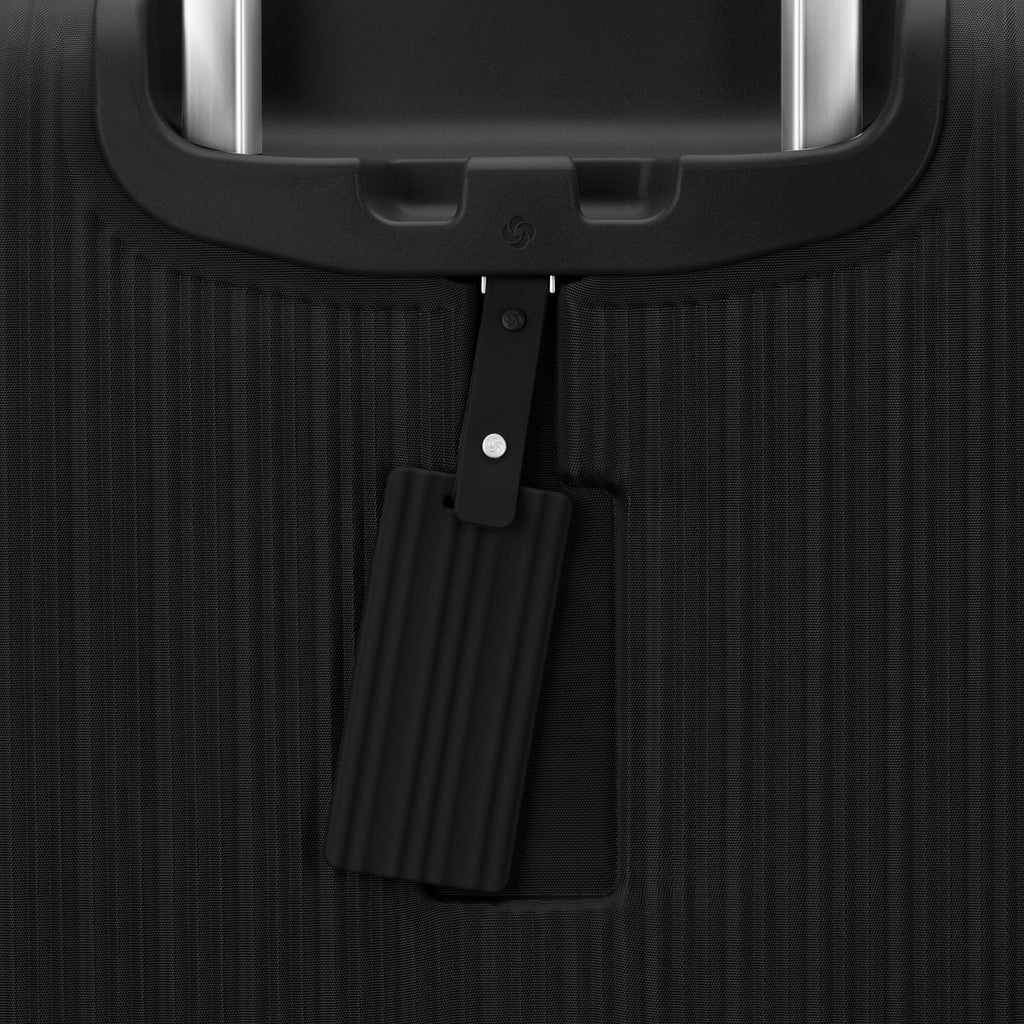 Samsonite Silhouette 18 Spinner Garment Bag in the color Black.