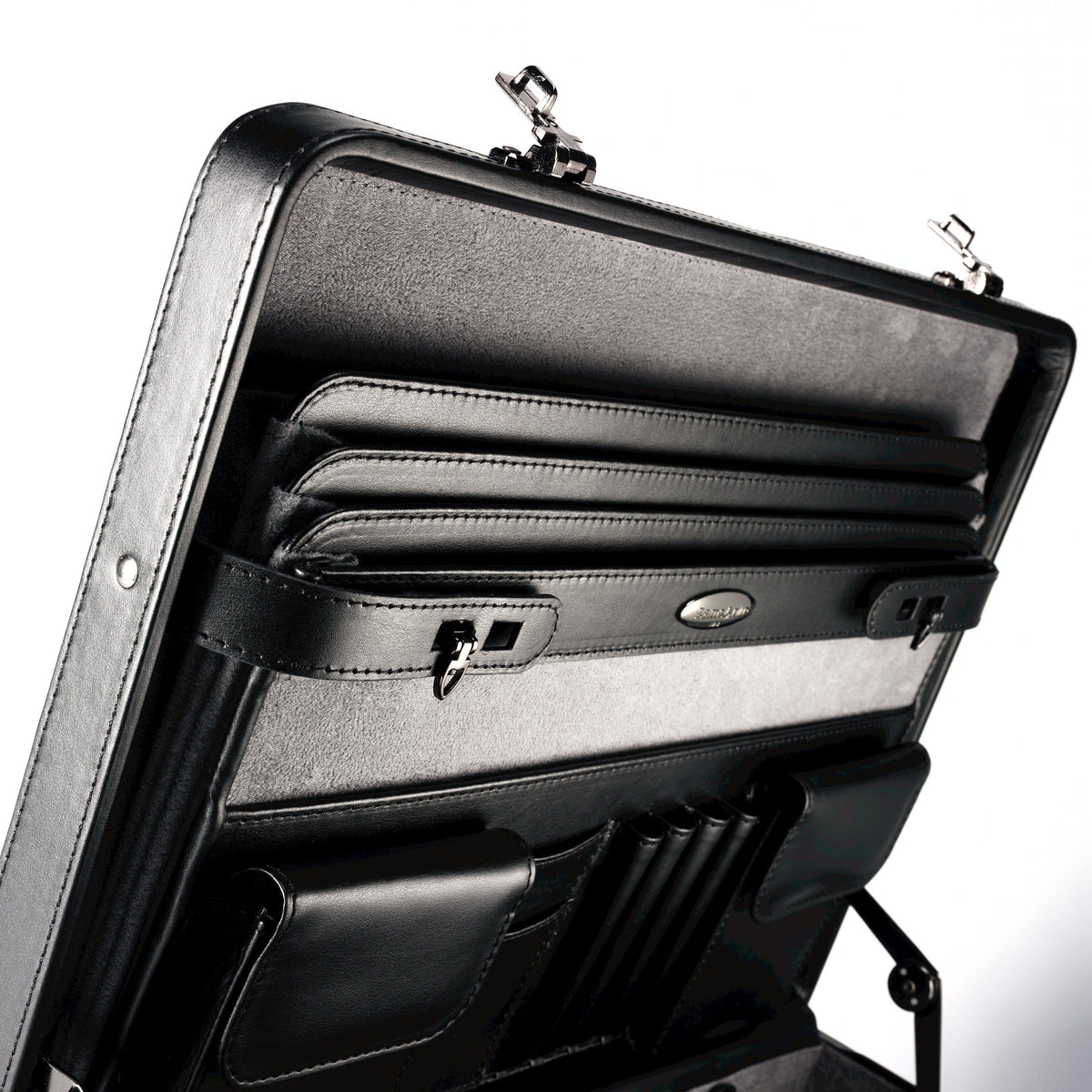 Samsonite Leather Attache in the color Black.