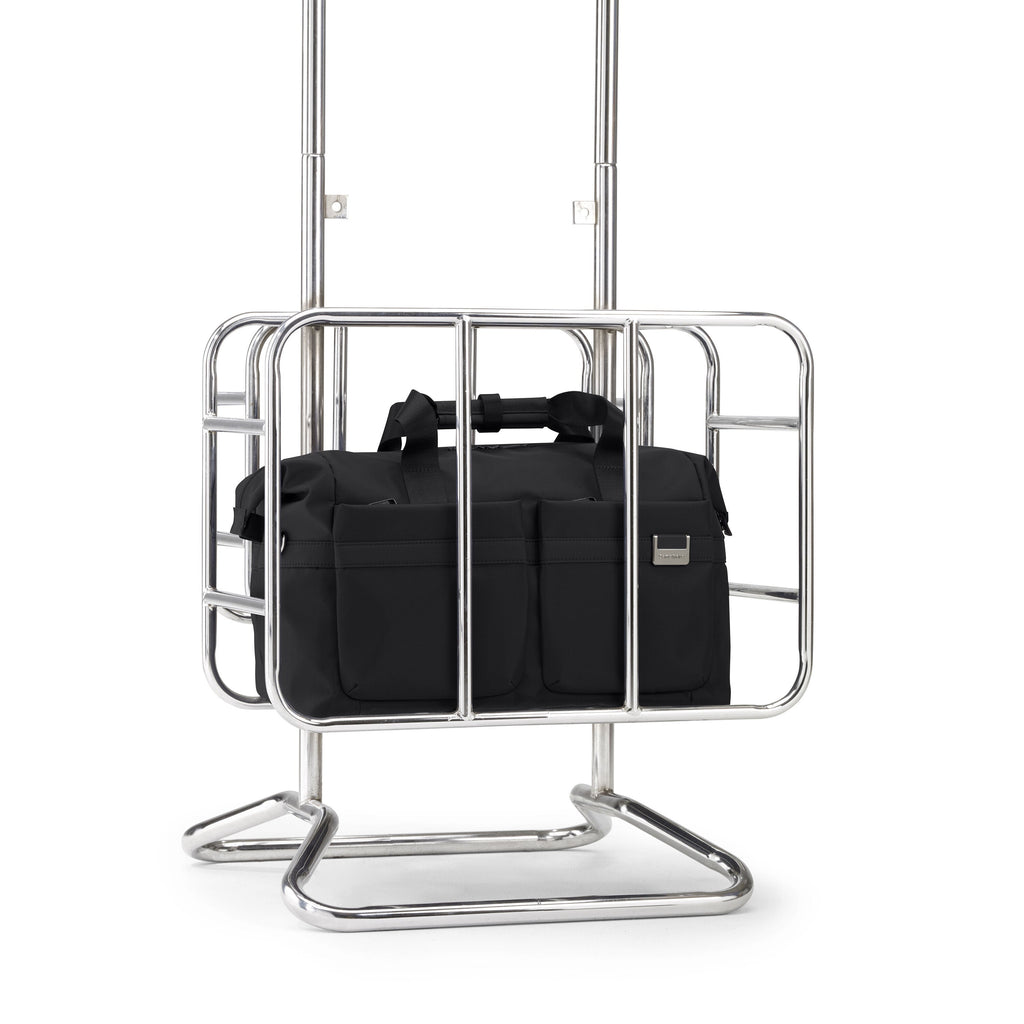 Samsonite Airea Duffle in the color Black.